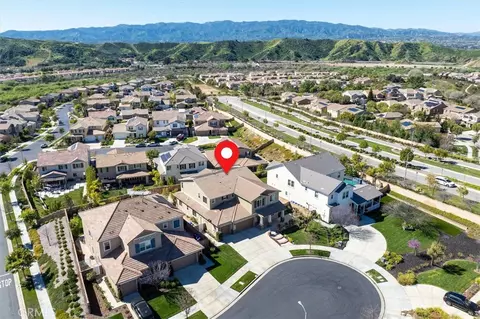 View/Area - 22384 Riverstream Ct, Saugus, CA 91350 photo 3 of 8