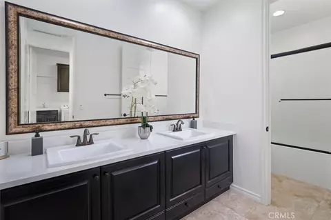 Bath - 22384 Riverstream Ct, Saugus, CA 91350 photo 5 of 5