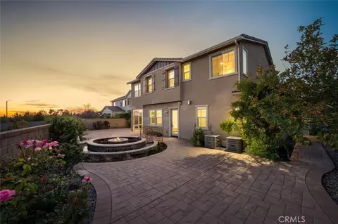 Exterior - 22384 Riverstream Ct, Saugus, CA 91350 photo 12 of 20