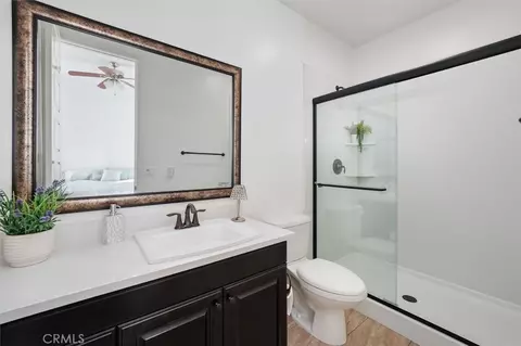 Bath - 22384 Riverstream Ct, Saugus, CA 91350 photo 2 of 5