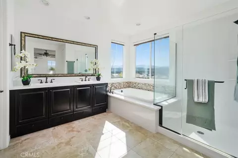 Bath - 22384 Riverstream Ct, Saugus, CA 91350 photo 3 of 5