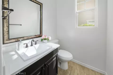 Bath - 22384 Riverstream Ct, Saugus, CA 91350 photo 1 of 5