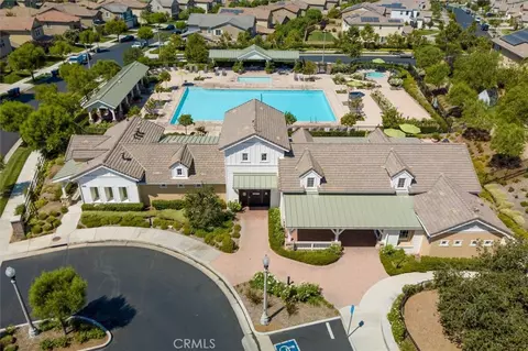 View/Area - 22384 Riverstream Ct, Saugus, CA 91350 photo 6 of 8