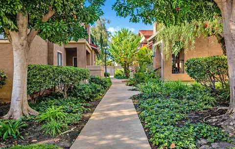 2352 Archwood Ln #46, Simi Valley, CA 93063