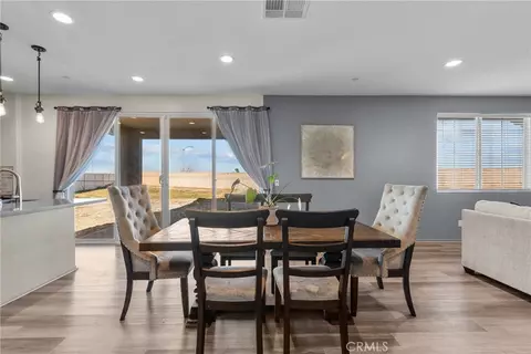 Dining - 6949 Beale, Palmdale, CA 93552 photo 2 of 2