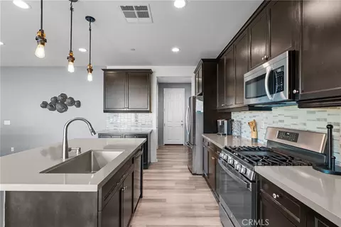 Kitchen - 6949 Beale, Palmdale, CA 93552 photo 3 of 4