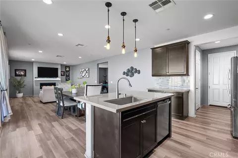 Entry Way - 6949 Beale, Palmdale, CA 93552 photo 1 of 6