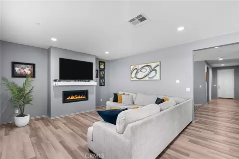6949 Beale, Palmdale, CA 93552 photo 4