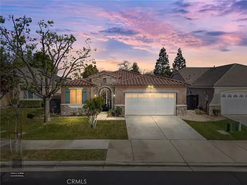 420 Hollyhill, Bakersfield, CA 93312