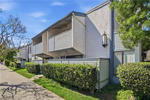 8801 Independence Ave # 19, Canoga Park, CA 91304