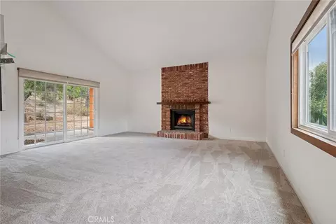 Living - 7254 Studio Rd, Canoga Park, CA 91304 photo 2 of 5