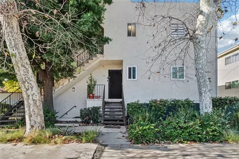 7439 Woodman Ave #31, Van Nuys, CA 91405