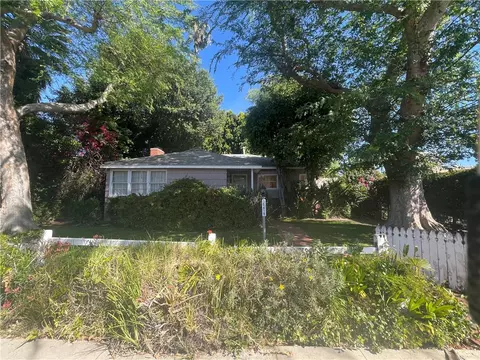 15419 Dickens, Sherman Oaks, CA 91403