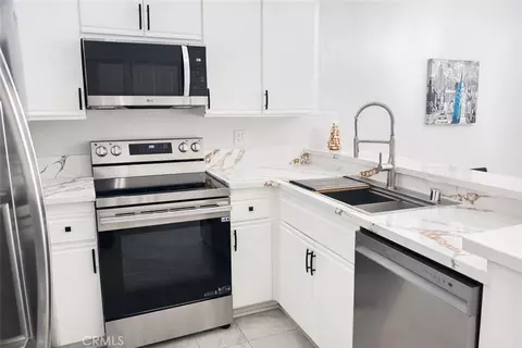 2456 Pleasant Way #A, Thousand Oaks, CA 91362