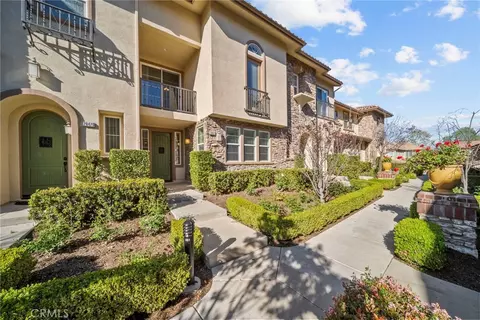 28472 Herrera, Valencia, CA 91354