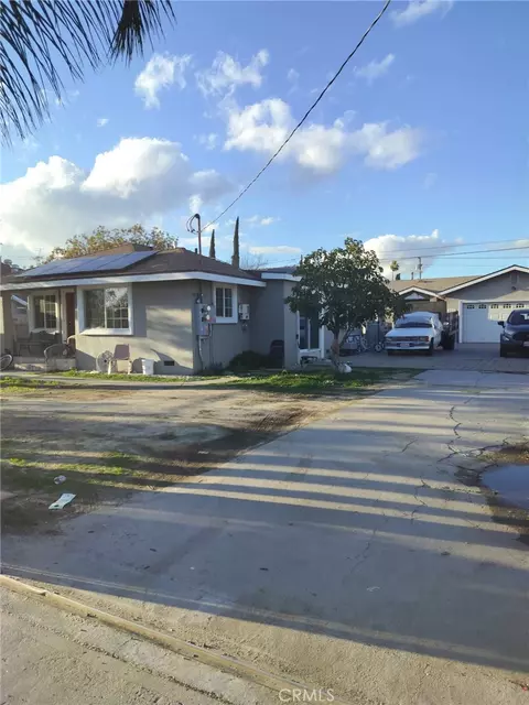 11823 Blythe, North Hollywood, CA 91605