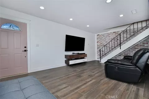 28159 Robin Ave, Saugus, CA 91350 photo 5