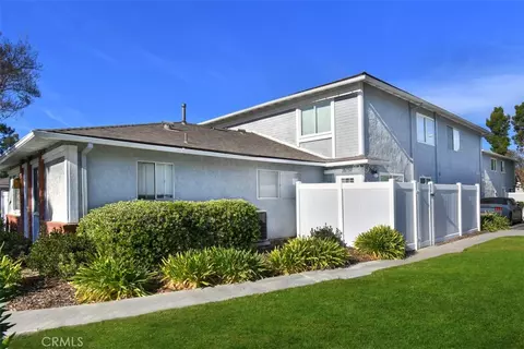 28159 Robin Ave, Saugus, CA 91350 photo 2