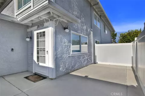 28159 Robin Ave, Saugus, CA 91350 photo 3