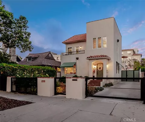 4022 Willowcrest Ave, Studio City, CA 91604
