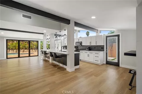 19945 Gresham St, Northridge, CA 91324