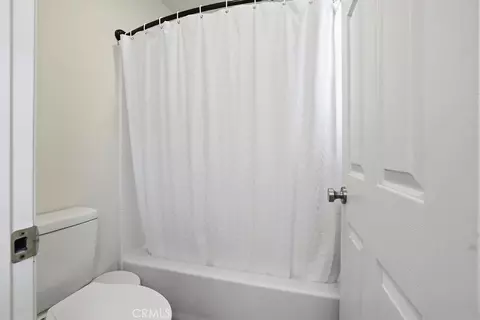 Bath - 746 Kohala St, Oxnard, CA 93030 photo 3 of 3