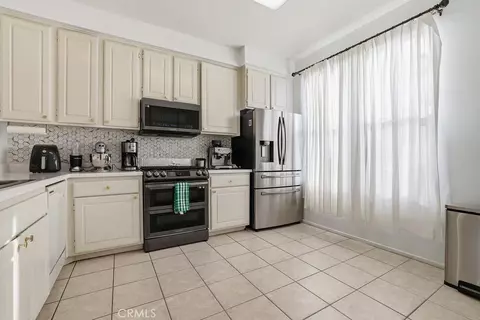 Kitchen - 746 Kohala St, Oxnard, CA 93030 photo 1 of 4