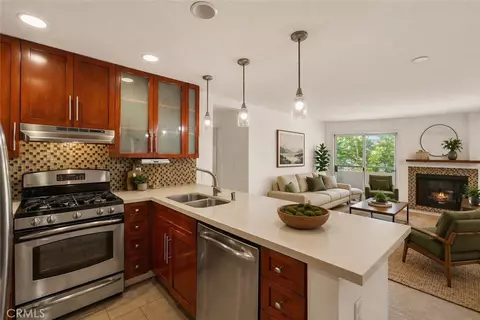 4702 Fulton Ave #202, Sherman Oaks, CA 91423