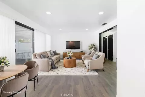 20309 Roscoe, Winnetka, CA 91306