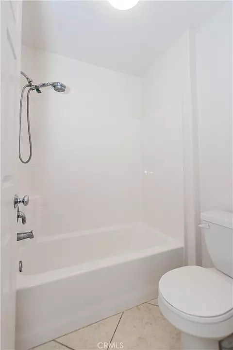 Bath - 3607 Mountain Shadows Ct, Palmdale, CA 93551 photo 5 of 7