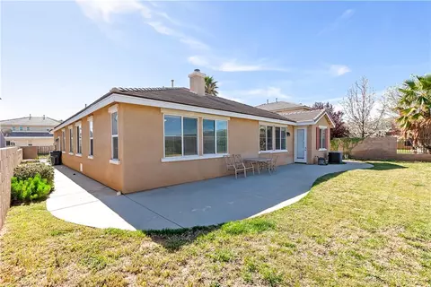 Exterior - 3607 Mountain Shadows Ct, Palmdale, CA 93551 photo 5 of 8