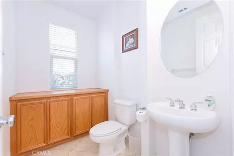 Bath - 3607 Mountain Shadows Ct, Palmdale, CA 93551 photo 6 of 7