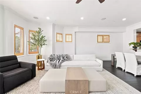 143 N Arnaz Dr #105, Beverly Hills, CA 90211