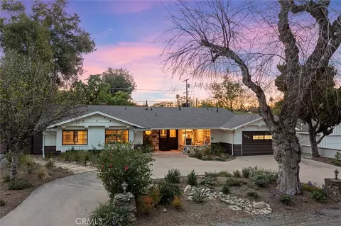 5319 Penfield Ave, Woodland Hills, CA 91364