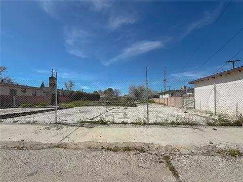 45356 10th St W, Lancaster, CA 93534