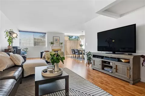 14141 Dickens #312, Sherman Oaks, CA 91423