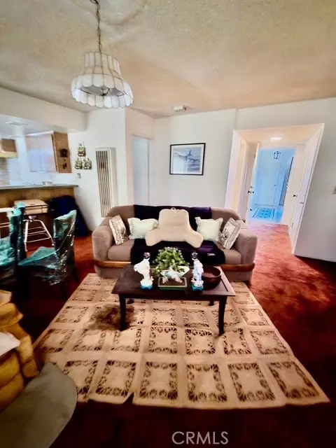 Living - 4045 Sunset Ln, Oxnard, CA 93035 photo 1 of 1