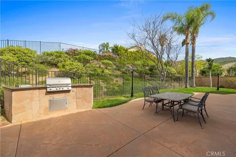 Exterior - 5861 Mustang Dr, Simi Valley, CA 93063 photo 11 of 16