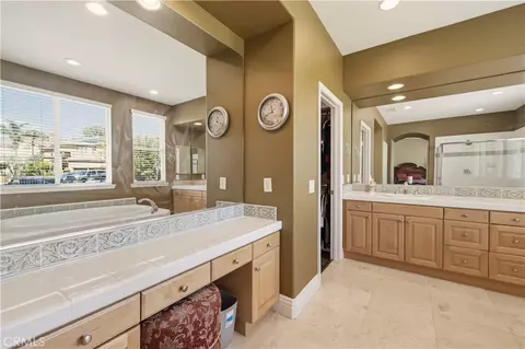 Bath - 5861 Mustang Dr, Simi Valley, CA 93063 photo 8 of 8