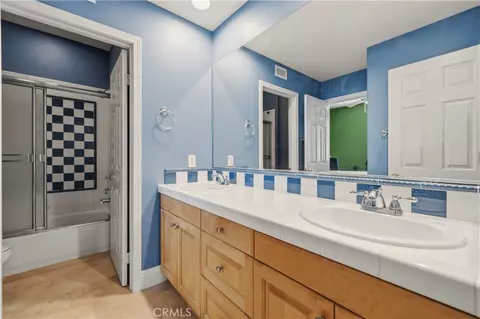 Bath - 5861 Mustang Dr, Simi Valley, CA 93063 photo 3 of 8