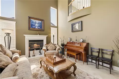 Living - 5861 Mustang Dr, Simi Valley, CA 93063 photo 3 of 5