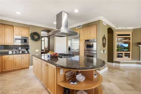 Kitchen - 5861 Mustang Dr, Simi Valley, CA 93063 photo 3 of 5