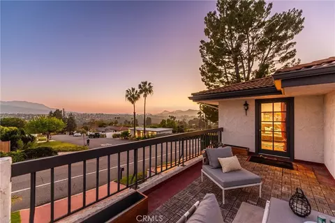 2044 Calle Yucca, Thousand Oaks, CA 91360