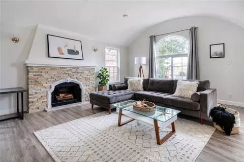 1572 S Ridgeley, Los Angeles, CA 90019