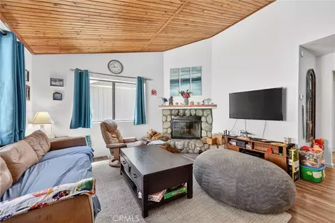 3912 Oakdale Dr, Frazier Park, CA 93225
