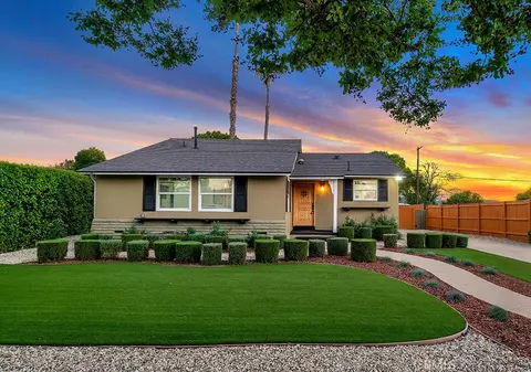 20768 Skouras Dr, Winnetka, CA 91306