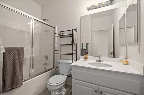 Bath - 4536 Jade Ct, Lancaster, CA 93536 photo 1 of 2