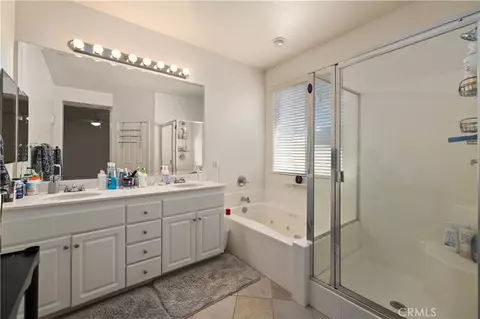 Bath - 4536 Jade Ct, Lancaster, CA 93536 photo 2 of 2