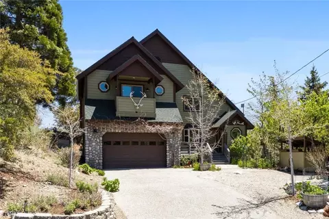 2104 St Bernard Dr, Pine Mountain Club, CA 93222