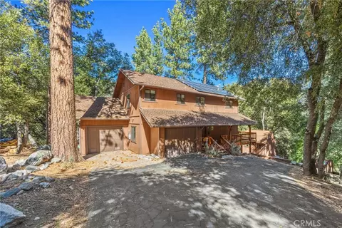2332 Alpen Ct, Pine Mountain Club, CA 93222